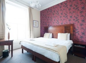 Large King Room Ensuite with Shower-Street View